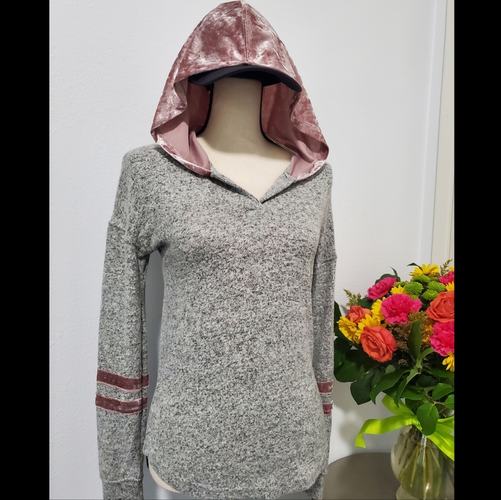 Hooded Top NWT
